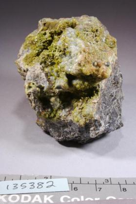 Plumbogummite