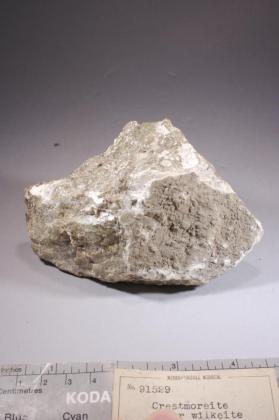 crestmoreite