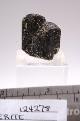 Fluororichterite