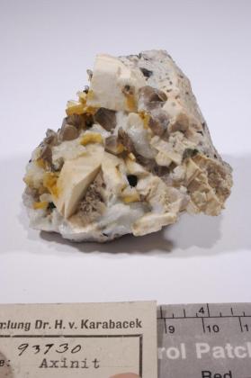 Axinite-(Fe)