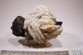 Chalcopyrite with BARITE and Quartz