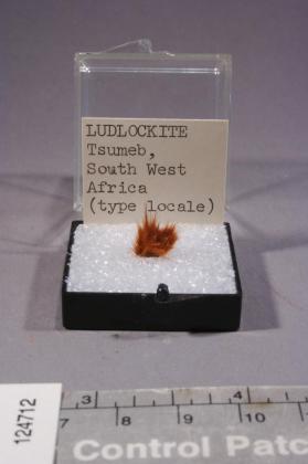 Ludlockite