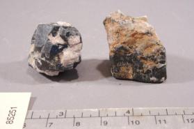 Tantalite-(Mn)