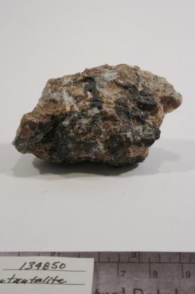 Lithiophilite with Tantalite-(Mn)