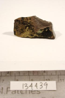 Fervanite with Kzazkhstanite