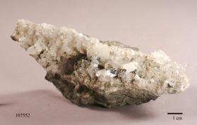 Heulandite with Babingtonite