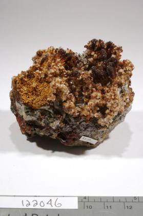 Descloizite with CALCITE