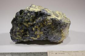Ferrimolybdite with Molybdenite