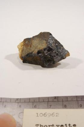 Thortveitite with Davidite