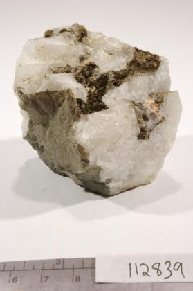 Stilpnomelane with Quartz