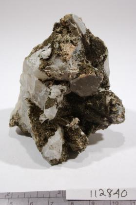 Stilpnomelane with Quartz