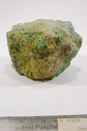 Beaverite-(Cu)