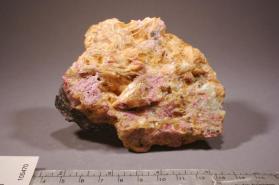 Axinite-(Mn) with RHODONITE