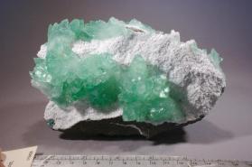 Apophyllite-(KF) with Heulandite