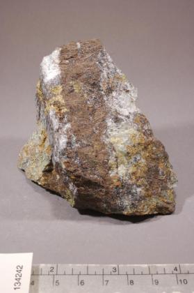 Foitite with Quartz