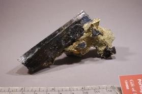 Ferberite with Chalcopyrite