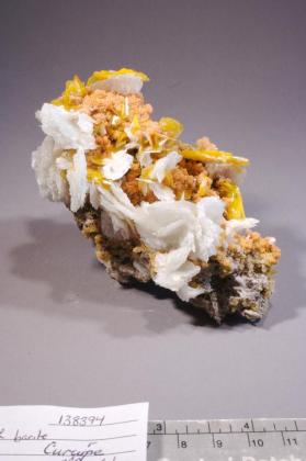 BARITE with Mimetite and Wulfenite