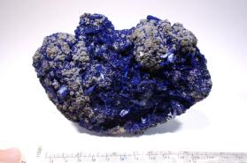 Azurite with mn oxides