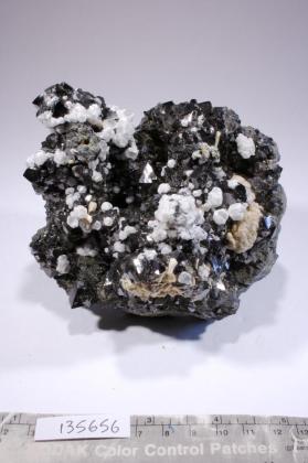 Magnetite with CALCITE and Stilbite