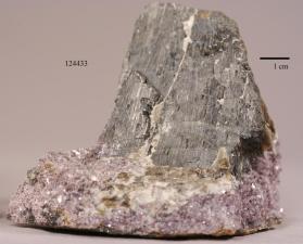 Manganocolumbite