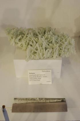 PREHNITE