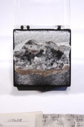 Tochilinite with CALCITE