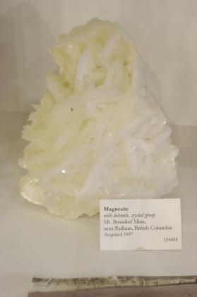 Magnesite with Dolomite