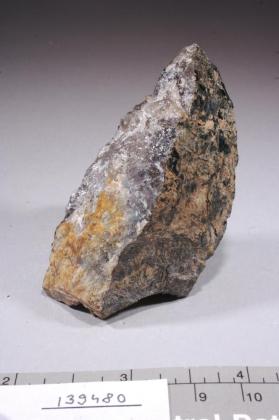 Fergusonite-(Y)