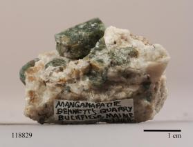 manganfluorapatite