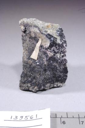 Aminoffite