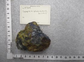 copiapite on spalerite, pyrite, bornite?