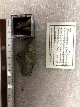 Emmonsite xls (choice) with Hydronium-jarosite xls (light tan brown)