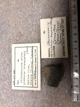 Uklonskovite white globular transparent 40x