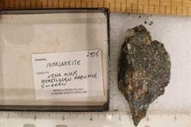 Izoklakeite