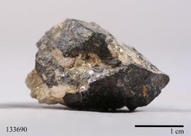 Tantalite-(Mn) with Albite