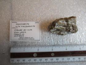 Krauskopfite with MacDonaldite