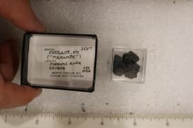 Eskolaite (3 pieces)