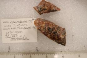 Donpeacorite w/ Tirodite, Turneaureite (4 pieces)