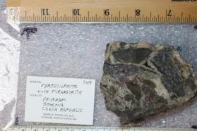 Pyrostilpnite with Pyrargyrite
