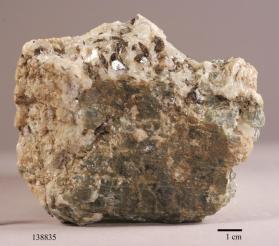 Fluoro-edenite with TITANITE