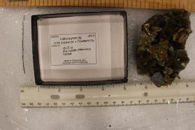 Chalcopyrite with Siderite