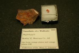 Vanadinite @ Wulfenite