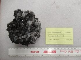 Axinite-(Fe) with Quartz