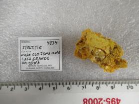 Stolzite with Wulfenite