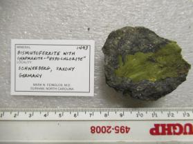 Bismutoferrite with Chapmanite