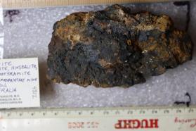 Raspite with Stolzite, Hinsdalite