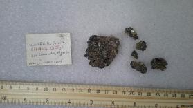Wulfenite, Calcite