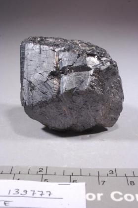 Bismutotantalite