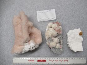 Calcite on thomsonite