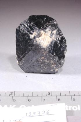 Ferrotapiolite